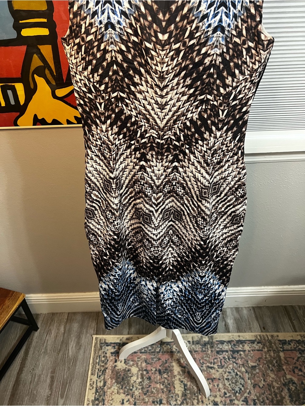 Karen Millen Sleeveless Tribal
Print Mesh Detail Sheath Dress - Picture 13 of 14